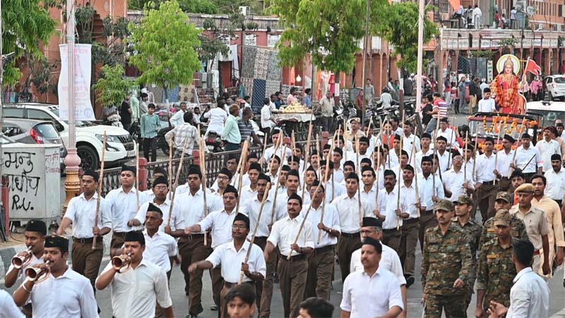 RSS ने कहा कि परतंत्रता के प्रतीकों से मुक्त होना है आवश्यक, जयपुर के विभिन्न क्षेत्रों में निकाला पथ संचलन 